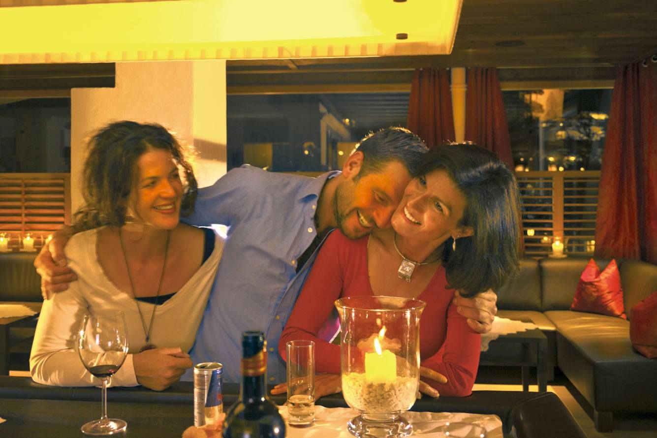 A nice evening at the hotel bar