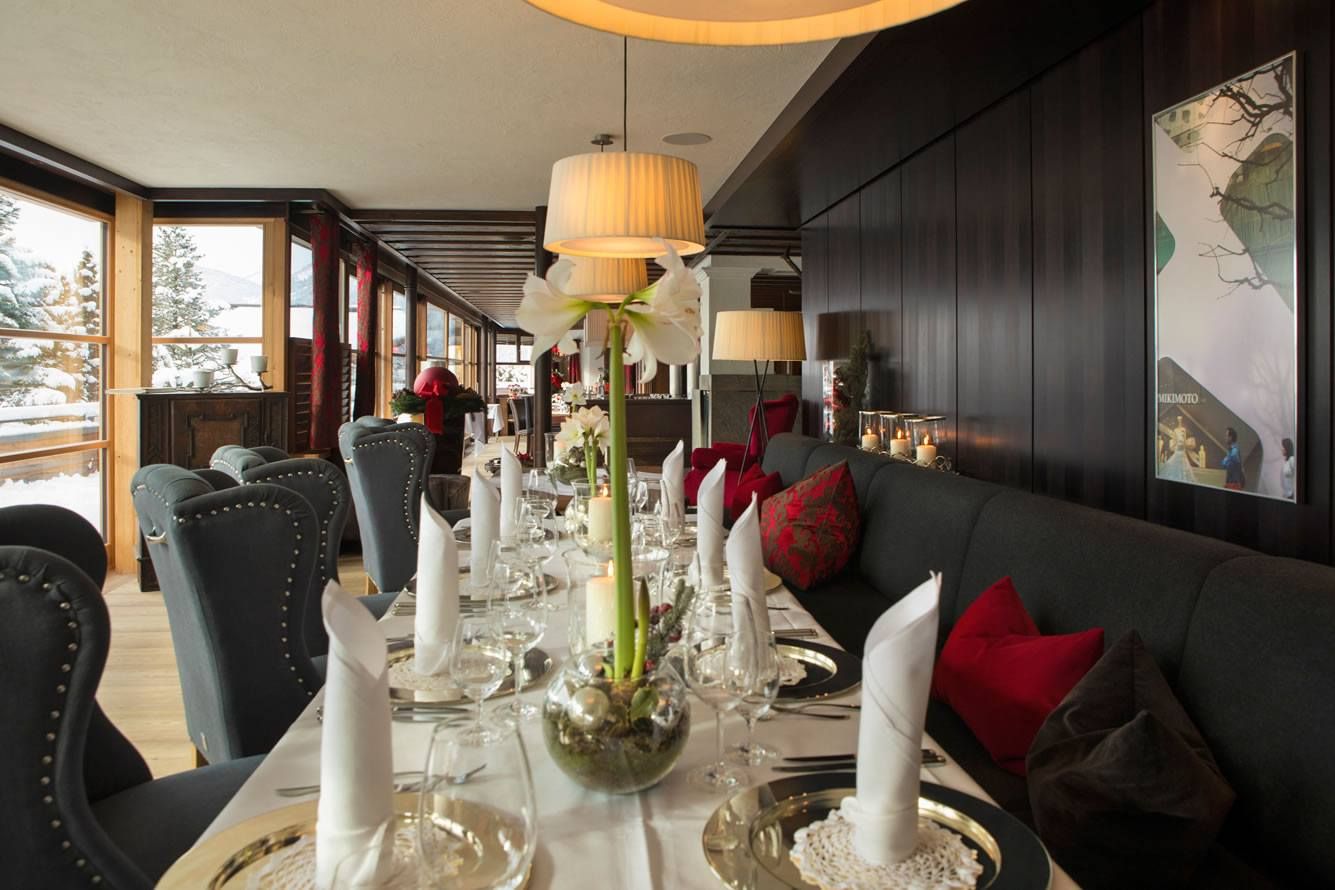 Cozy hotelbar - lounge with winter garden