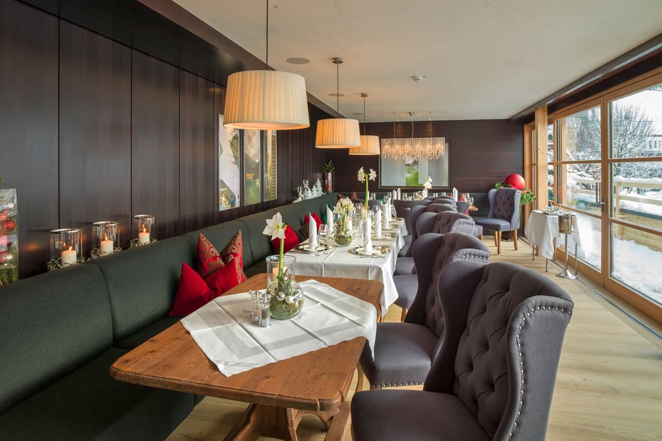 Cozy hotelbar - lounge with winter garden